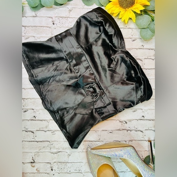 Forever 21 Twenty-One Peplum Satin Top Large L NWT - Picture 1 of 7